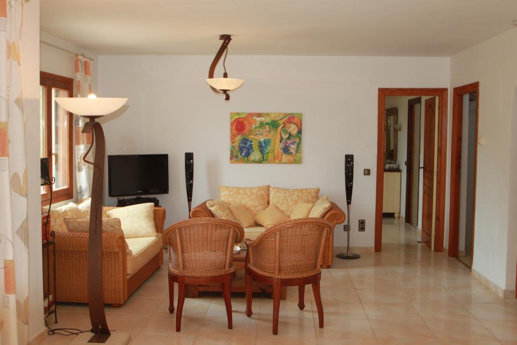 Chrisuli - Well Furnished Villa With Panoramic Views In Moraira Quarto foto