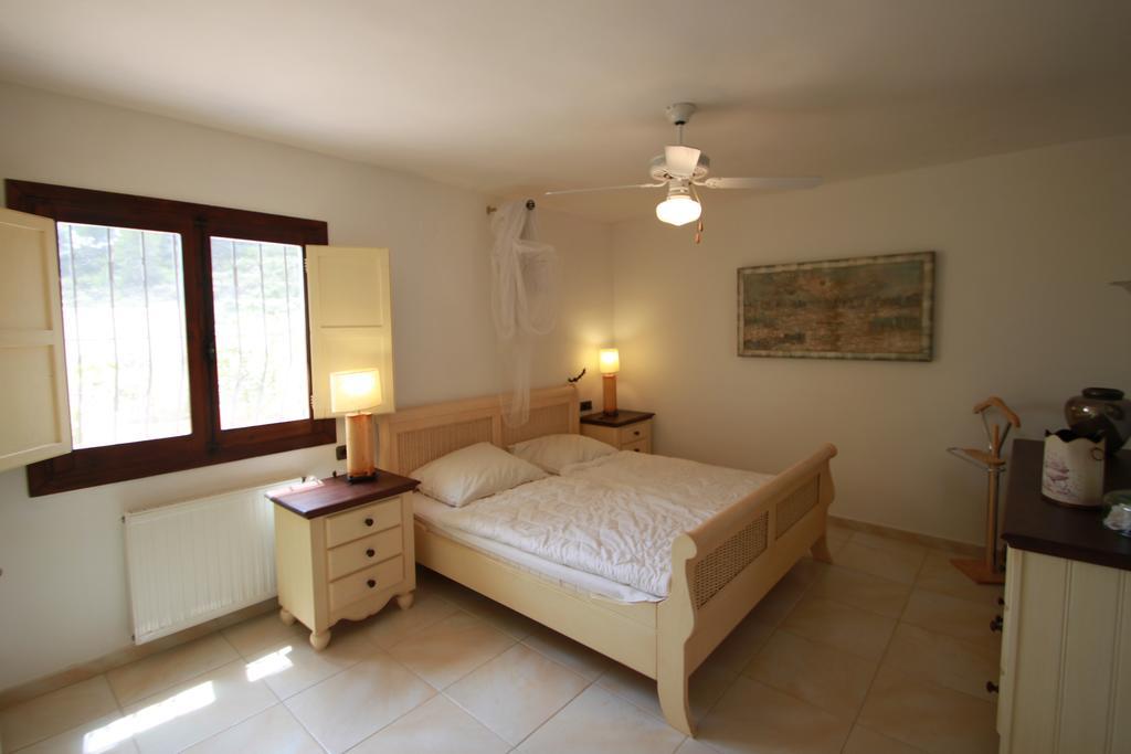 Chrisuli - Well Furnished Villa With Panoramic Views In Moraira Quarto foto